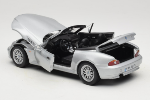 BMW Z3 Roadster 1.8 Argent Édition Concessionnaire UT Models 1:18 80439411712 Métal — image 5 sur 8