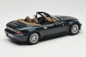 BMW Z3 Roadster 2.8 Vert Foncé Édition Concessionnaire UT Models 1:18 80439411713 Métal — image 3 sur 8