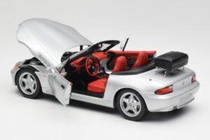 BMW Z3 Roadster Avec Porte-Bagages Argent UT Models 1:18 20407 Métal — image 5 sur 8