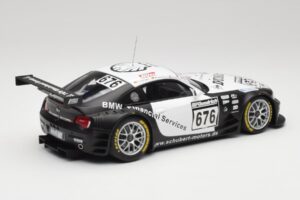 BMW Z4 #676 H. Stuck / J. Hennerici / D. Hurtgen Team Schubert Nürburgring 24 Hours 2006 AUTOart 1:18 80649 Métal — image 2 sur 6