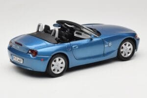 BMW Z4 E85 Bleu Métallique Motormax 1:18 73144 Métal — image 3 sur 8