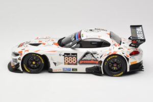BMW Z4 E89 GT3 #888 Triple Eight Racing L. Mowle / J. Ratcliffe 24 Hours of Spa 2015 Minichamps 1:18 151152388 Métal — image 3 sur 6