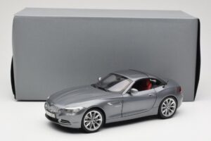 BMW Z4 E89 sDrive 35i Space Grey Metallic Kyosho 1:18 80432147085 Métal — image 8 sur 8