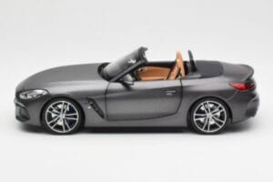 BMW Z4 G29 Gris Metallic Norev 1:18 183270 Métal — image 4 sur 8