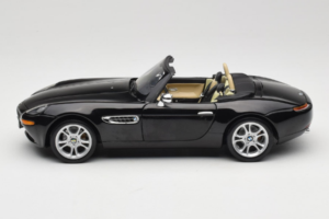 BMW Z8 Noir Kyosho 1:18 80439411729 Métal — image 4 sur 9