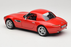 BMW Z8 Rouge Kyosho 1:18 80439411730 Métal — image 8 sur 9