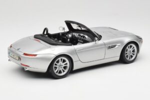 BMW Z8 E52 Titanium Silver Maisto 1:18 536896 Métal — image 3 sur 8