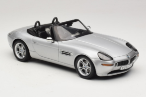 BMW Z8 Argent 007 The World Is Not Enough AUTOart 1:18 70511 Métal — image 6 sur 8