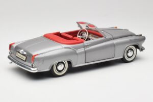 Borgward Isabella Cabriolet Argent Revell 1:18 8411 Métal — image 3 sur 8