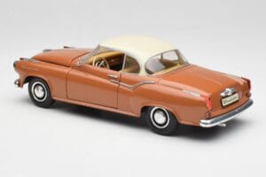 Borgward Isabella Coupé Bronze Blanc Revell 1:18 08982 Métal — image 7 sur 8