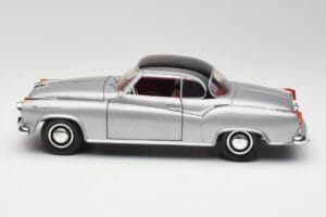Borgward Isabella Coupé Gris & Noir Revell 1:18 8989 Métal — image 3 sur 8