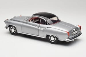 Borgward Isabella Coupé Gris & Noir Revell 1:18 8989 Métal — image 4 sur 8