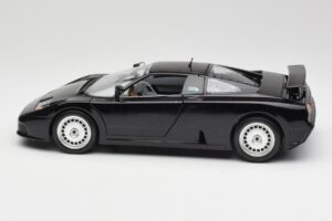Bugatti EB110 Noir Bburago 1:18 3055 Métal — image 4 sur 8