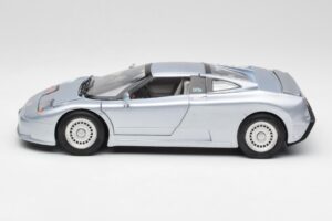 Bugatti EB110 SS Argent Anson 1:18 30303-W-M2 Métal — image 4 sur 8