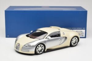 Bugatti Veyron Edition Centenaire Chrome Beige Minichamps 1:18 100110854 Métal — image 8 sur 8