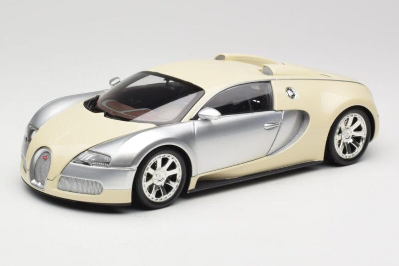Bugatti Veyron Edition Centenaire Chrome Beige Minichamps 1:18 100110854 Métal