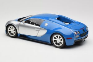 Bugatti Veyron Edition Centenaire Chrome Blue Minichamps 1:18 100110850 Métal — image 7 sur 8