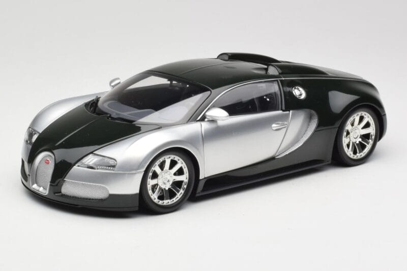 Bugatti Veyron Edition Centenaire Chrome Green Minichamps 1:18 100110852 Métal