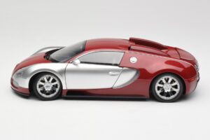 Bugatti Veyron Edition Centenaire Chrome Red Minichamps 1:18 100110851-O Métal — image 4 sur 8
