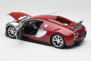 Bugatti Veyron Edition Centenaire Chrome Red Minichamps 1:18 100110851-O Métal — image 5 sur 8