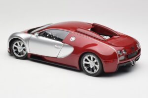 Bugatti Veyron Edition Centenaire Chrome Red Minichamps 1:18 100110851-O Métal — image 7 sur 8