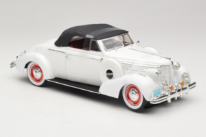 Buick Century Cabriolet Blanc Signature Models 1:18 18131 Métal — image 4 sur 6