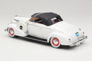 Buick Century Cabriolet Blanc Signature Models 1:18 18131 Métal — image 5 sur 6