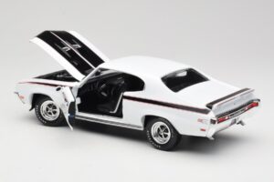Buick GSX Blanc American Muscle 1:18 AMM1322/06 Métal — image 5 sur 8