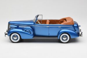 Buick Roadmaster 80-C Four Door Phaeton Blue Metallic BoS Models 1:18 BOS372 Résine — image 3 sur 6