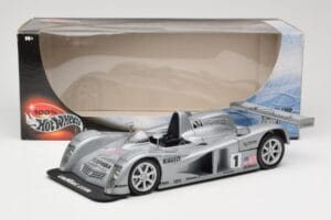 Cadillac Northstar LMP #1 24 Hours of Le Mans 2000 Hot Wheels 1:18 29225 Métal — image 8 sur 8