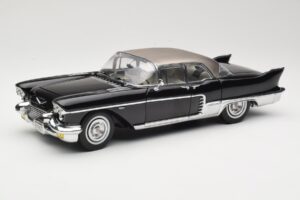 Cadillac Brougham Noir Sun Star 1:18 4001 Métal