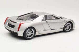 Cadillac Cien Argent Hot Wheels 1:18 57296 Métal — image 3 sur 8