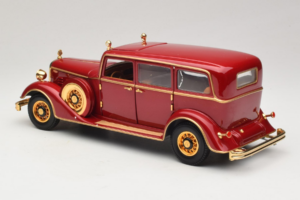 Cadillac Deluxe Tudor Limousine d'État Puyi Dernier Empereur de Chine Sun Star 1:18 4100 Métal — image 7 sur 9