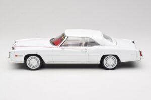 Cadillac Eldorado Cabriolet Blanc MCG 1:18 MCG18474 Métal — image 4 sur 7