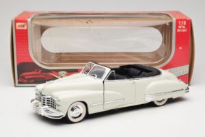 Cadillac Series 62 Cabriolet Blanc Anson 1:18 30335 Métal — image 8 sur 8