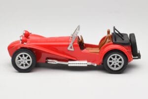 Caterham Super Seven Series 3 Rouge Anson 1:18 30317-W Métal — image 4 sur 8