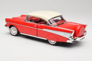Chevrolet Bel Air Matador Rouge & India Ivoire Road Legends 1:18 92109 Métal — image 7 sur 8