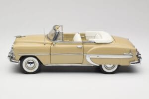 Chevrolet Bel Air Cabriolet Crème Sun Star 1:18 1623 Métal — image 4 sur 8