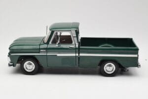 Chevrolet C-10 Vert Sun Star 1:18 1360 Métal — image 4 sur 8