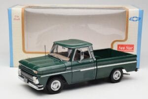 Chevrolet C-10 Vert Sun Star 1:18 1360 Métal — image 8 sur 8
