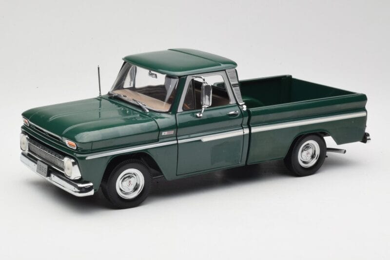 Chevrolet C-10 Vert Sun Star 1:18 1360 Métal