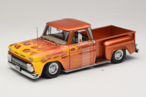 Chevrolet C-10 Stepside Pickup Lowrider Orange avec Flamme Sun Star 1:18 1392 Métal
