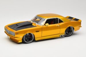 Chevrolet Camaro Z/28 Or Maisto 1:18 31066 Métal