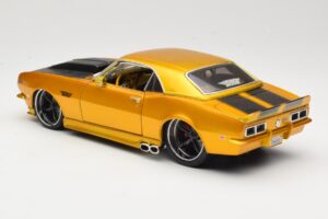 Chevrolet Camaro Z/28 Or Maisto 1:18 31066 Métal — image 7 sur 8
