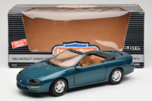 Chevrolet Camaro Z28 Cabriolet Vert American Muscle 1:18 7231D0 Métal — image 8 sur 8
