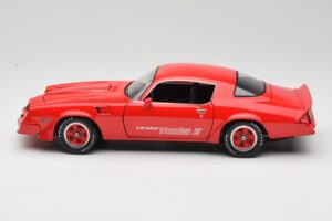 Chevrolet Camaro Z28 Yenko Turbo Z Rouge GreenLight 1:18 12999 Métal — image 4 sur 8