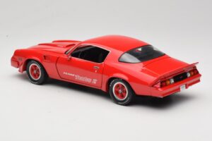 Chevrolet Camaro Z28 Yenko Turbo Z Rouge GreenLight 1:18 12999 Métal — image 7 sur 8