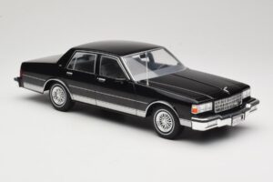 Chevrolet Caprice Noir MCG 1:18 MCG18113 Métal — image 4 sur 6