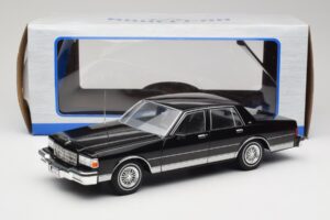 Chevrolet Caprice Noir MCG 1:18 MCG18113 Métal — image 6 sur 6
