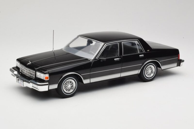 Chevrolet Caprice Noir MCG 1:18 MCG18113 Métal
